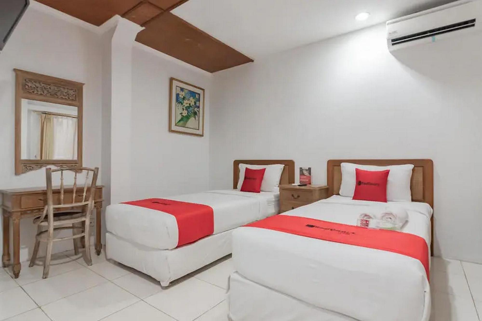 Reddoorz At Arwiga Near Rs Hasan Sadikin Bandung