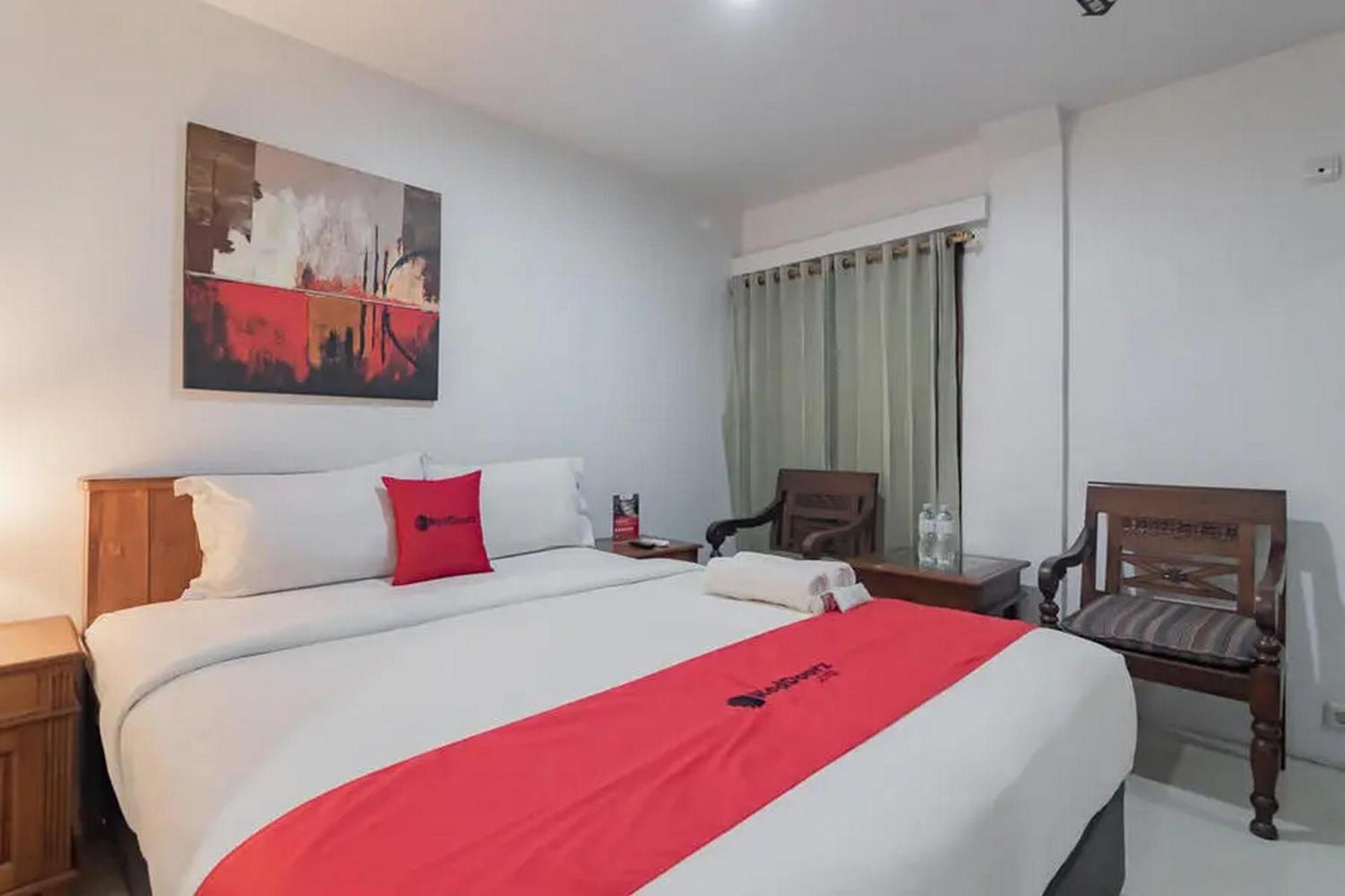 Reddoorz At Arwiga Near Rs Hasan Sadikin Hotel