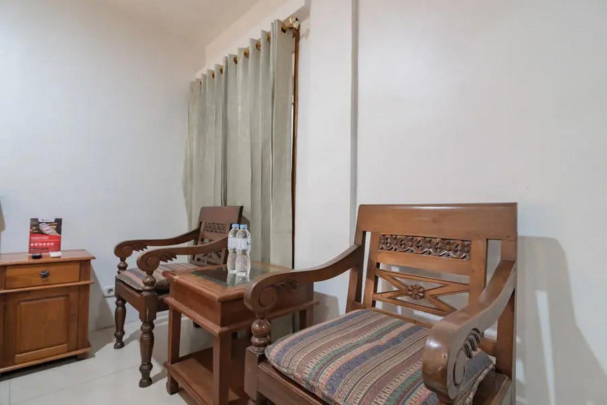 Reddoorz At Arwiga Near Rs Hasan Sadikin 2*