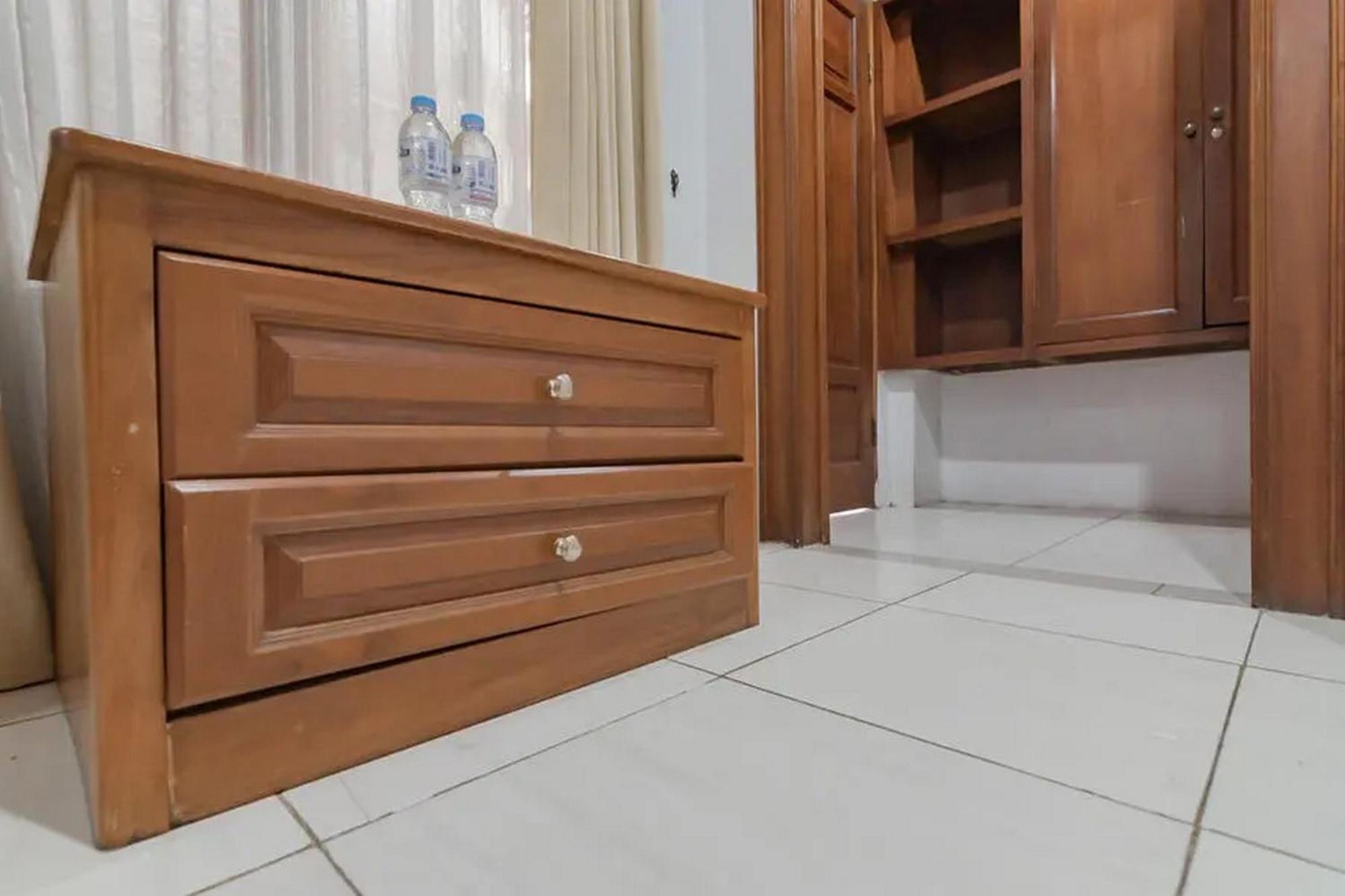 Hotel Reddoorz At Arwiga Near Rs Hasan Sadikin 2*