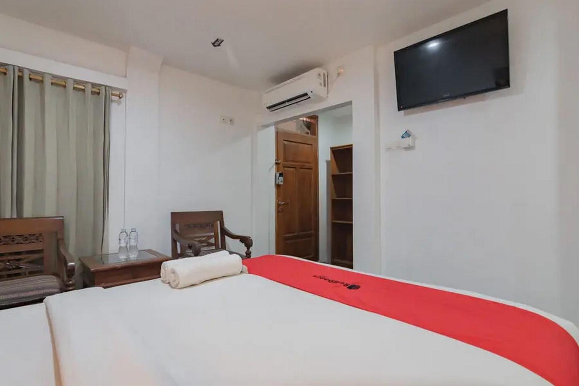 Reddoorz At Arwiga Near Rs Hasan Sadikin 2*