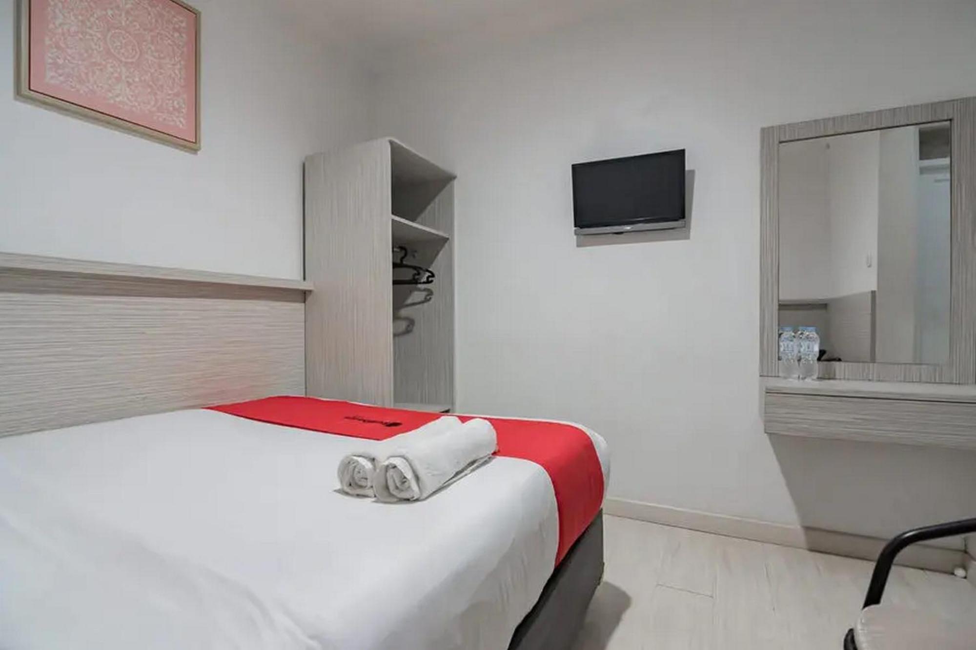 Reddoorz At Arwiga Near Rs Hasan Sadikin Hotel 2*